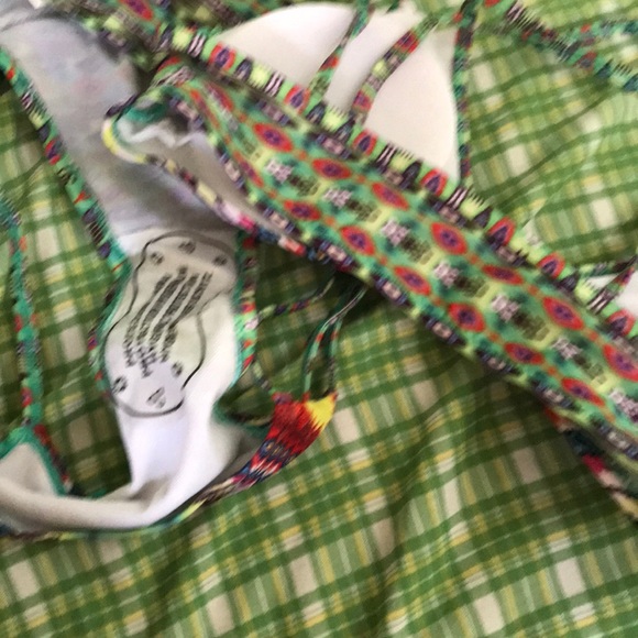 Bikini - Picture 2 of 3